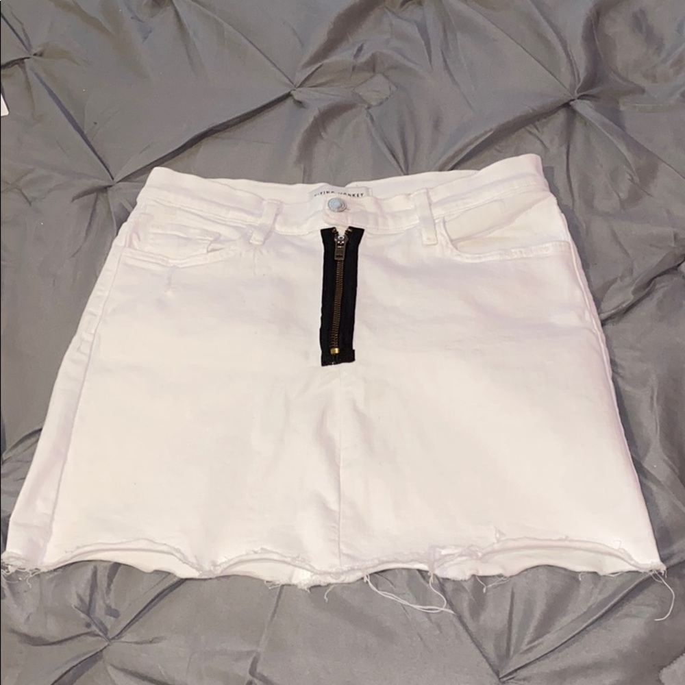 White Denim Skirt w Black Zipper